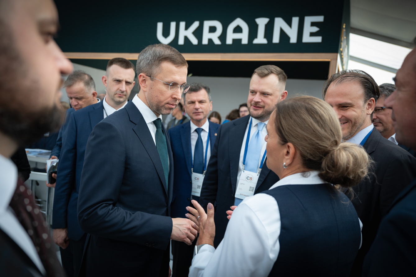 Прем&rsquo;єр&shy;міністр Сергій Корецький відзначив унікальний досвід українського бізнесу під час війни. Фото з Урядового порталу